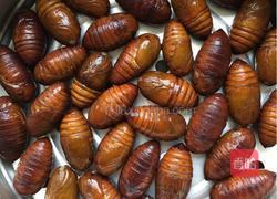 爆炒蚕蛹的做法图解3