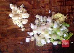 菠菜烧丸子的做法图解1