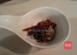 水煮五香花生米的做法图解3