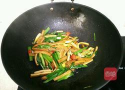 青蒜炒香干的做法图解8