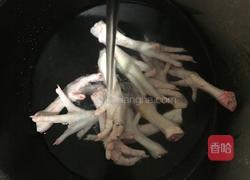 泡椒凤爪的做法图解1
