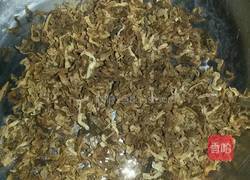 萝卜丝炒腊肉的做法图解1