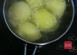 香煎土豆的做法图解1