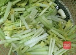 芹菜炒章鱼的做法图解1