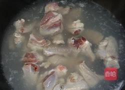 枸杞山药羊排汤的做法图解1