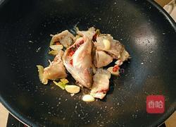 家常酸菜鲈鱼的做法图解8