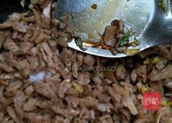 鸡蛋炒萝卜干的做法图解3