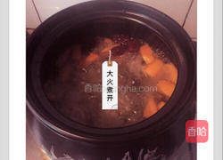 冰糖枇杷银耳百合汤的做法图解4