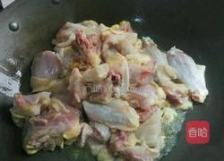 木耳炖鸡汤的做法图解3