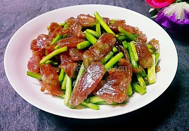 蒜心炒腊肠