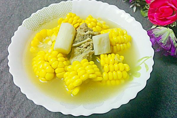 山药玉米板骨汤