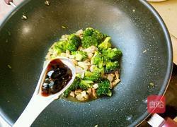 耗油肉丁西兰花的做法图解6