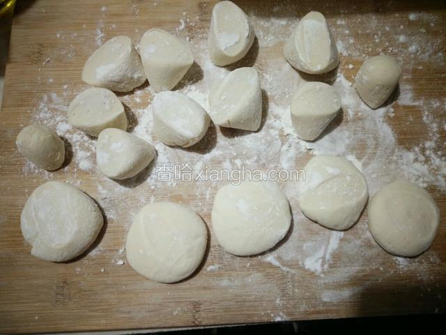 刀切面向上按扁成圆