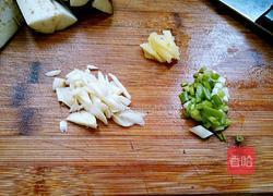 豆瓣酱烧茄条的做法图解3