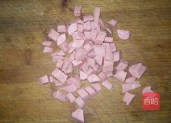 豌豆吵火腿肠的做法图解3