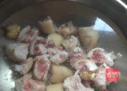 红烧猪蹄（高压锅）的做法图解1