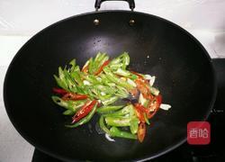 尖椒炒面筋的做法图解7