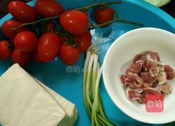 番茄豆腐炒瘦肉的做法图解1