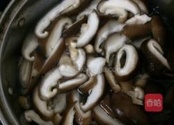 瘦肉炒蘑菇的做法图解4