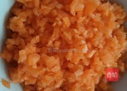 牛肉胡萝卜馅饺子的做法图解2