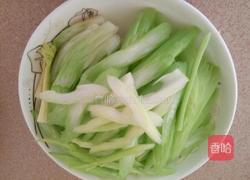 西芹炒肉的做法图解2