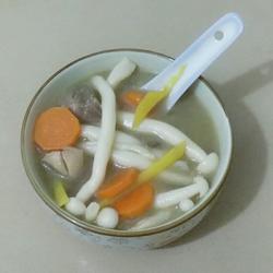 白玉菇猪杂汤的做法[图]