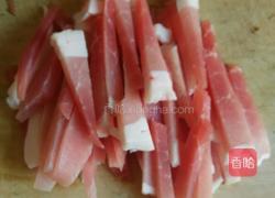 冻豆腐蒜苗炒肉的做法图解3