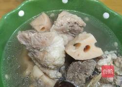 莲藕红枣猪骨汤的做法图解6