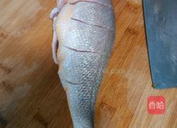 黄鱼烧咸菜的做法图解1