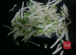 芹菜小炒肉的做法图解4