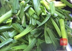 大蒜炒腊肉的做法图解9