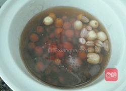 白莲花生汤的做法图解4