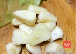 莴笋嫩滑肉片的做法图解2