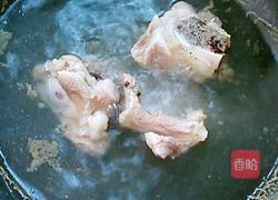 玉米天麻大骨汤的做法图解3