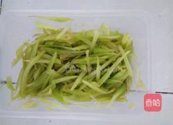 凉拌莴笋的做法图解2