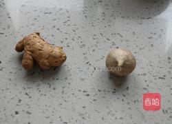 咸甜肉末豌豆(母亲版)的做法图解2