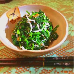 梅干拌菠菜的做法[图]