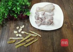 鱼胶炖鸡汤的做法图解3