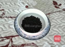 红枣白萝卜黑豆汤的做法图解2