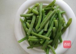 四季豆炒木耳的做法图解4