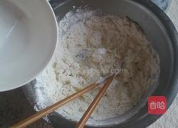 拔丝空心琉璃丸子的做法图解2