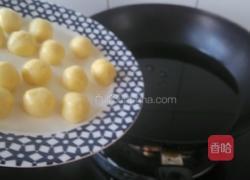拔丝空心琉璃丸子的做法图解6