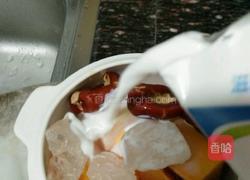 牛奶炖红枣木瓜的做法图解5
