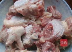 芹菜炒鸡肉的做法图解1