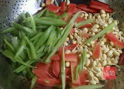 豆芽拌芹菜的做法图解1