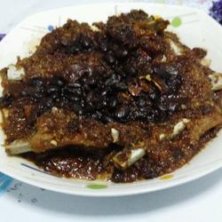 八宝豆豉粉蒸排骨的做法[图]