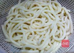 彩蔬炒乌冬面的做法图解3