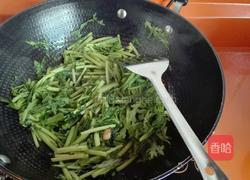 鸡蛋炒茼蒿的做法图解5