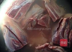 冰糖酱牛肘的做法图解1