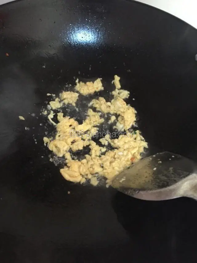 炒鸡蛋花。